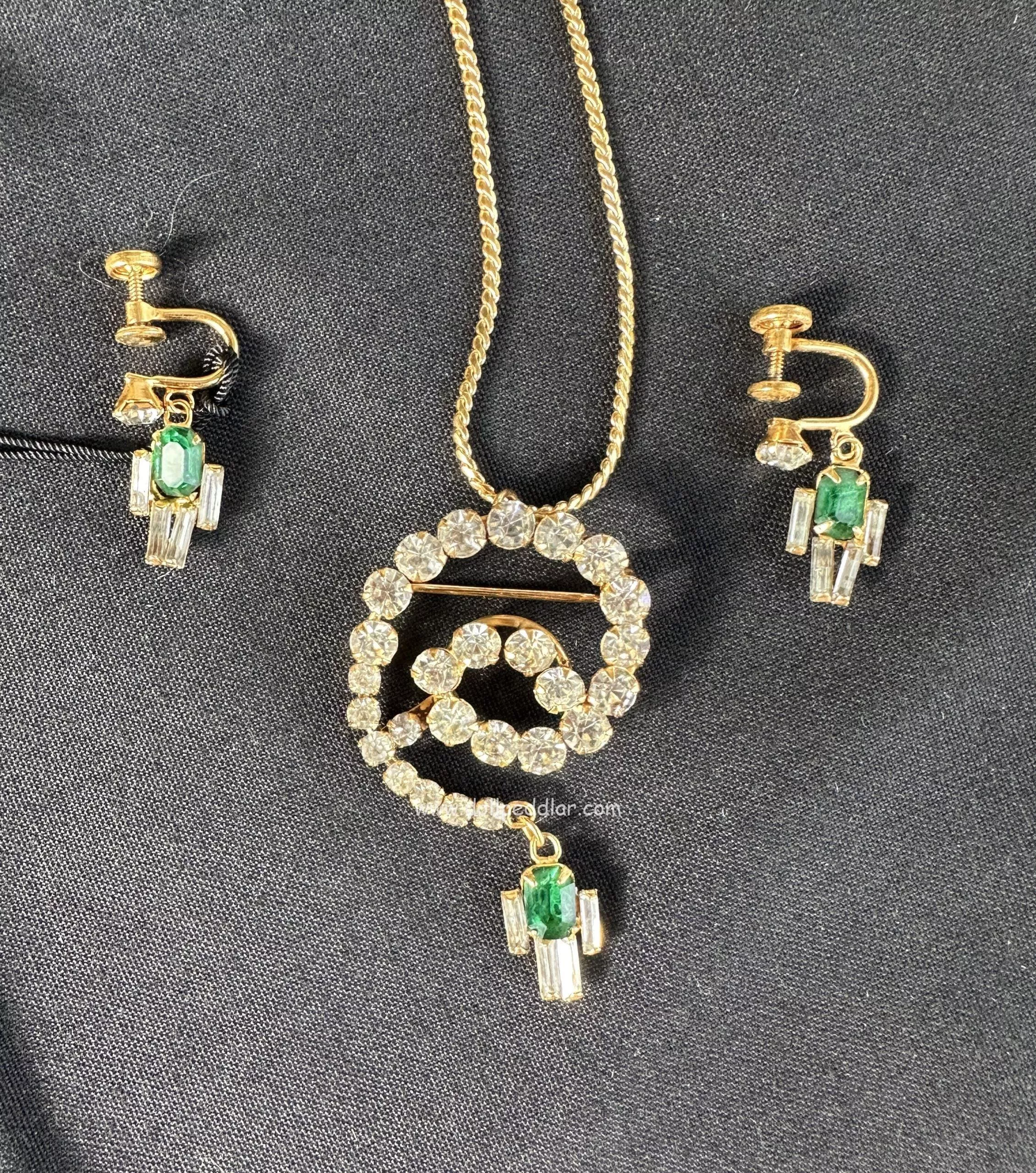 “Hecate” Vintage Tru-Kay Jewelry Set, Crystal and Emerald Rhinestones in Faux Velvet Case